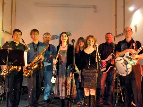 Ansa Back Live at Morleigh - 8 piece cover band based in South Devon.